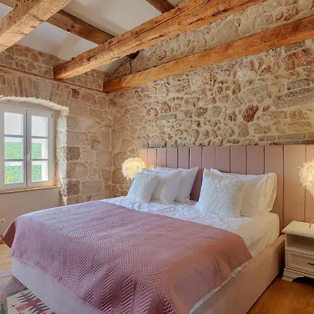Bell Aria Holiday home
