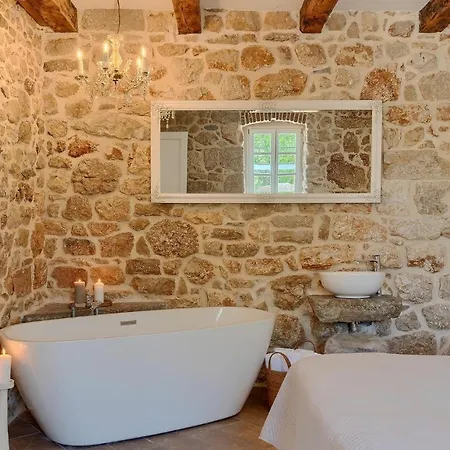 Bell Aria Holiday home