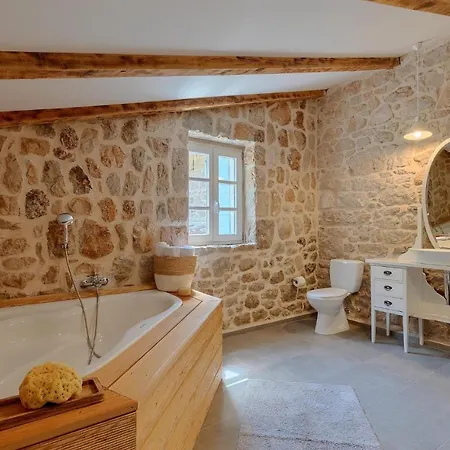 Bell Aria Holiday home
